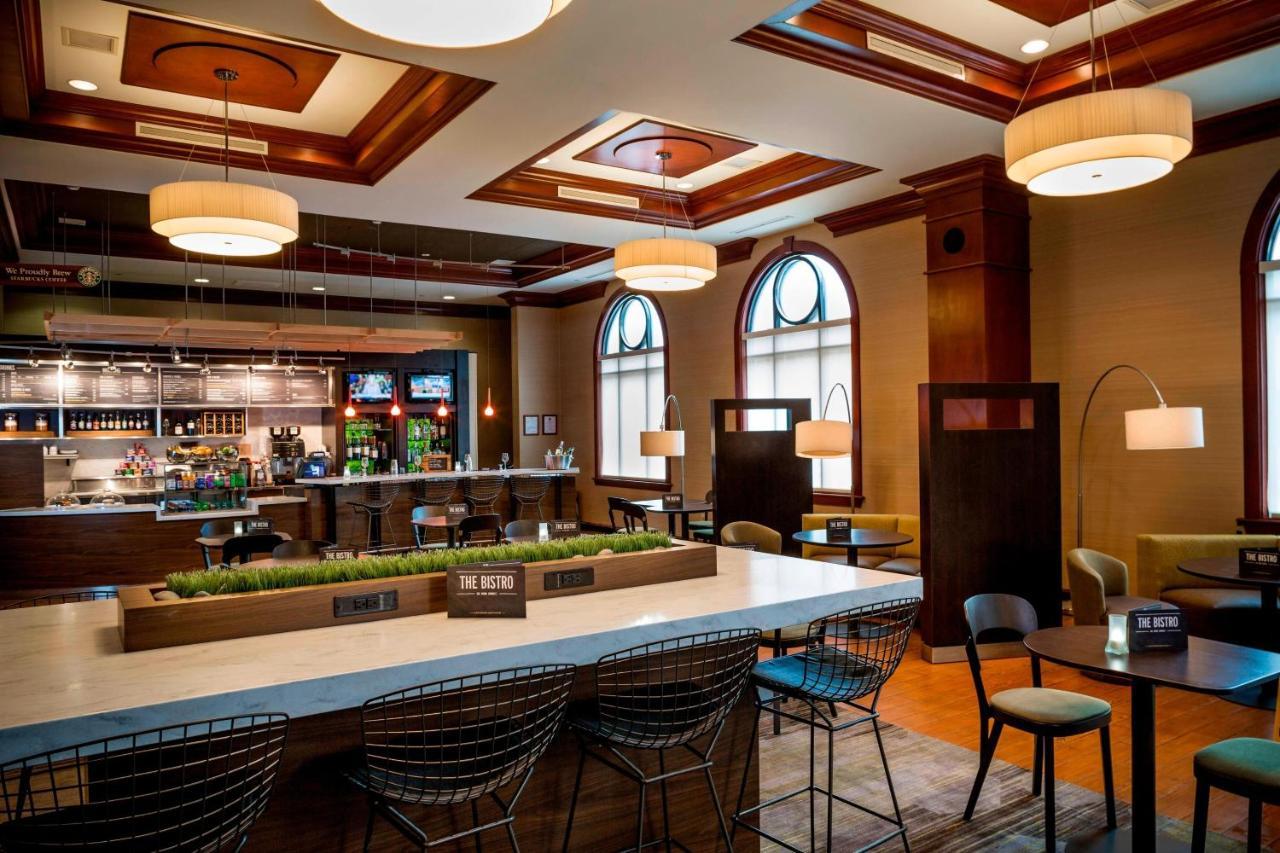 Courtyard By Marriott Norfolk Downtown Hotel Bagian luar foto