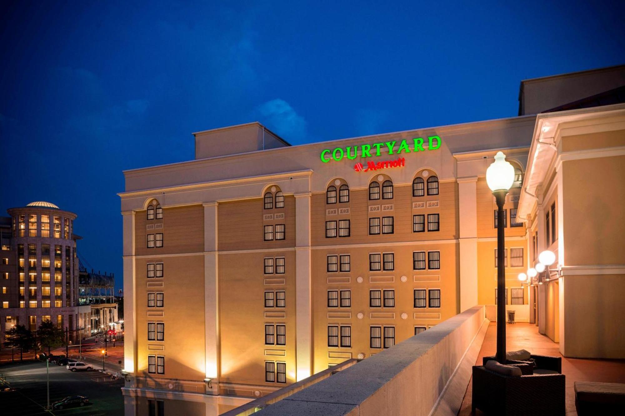 Courtyard By Marriott Norfolk Downtown Hotel Bagian luar foto