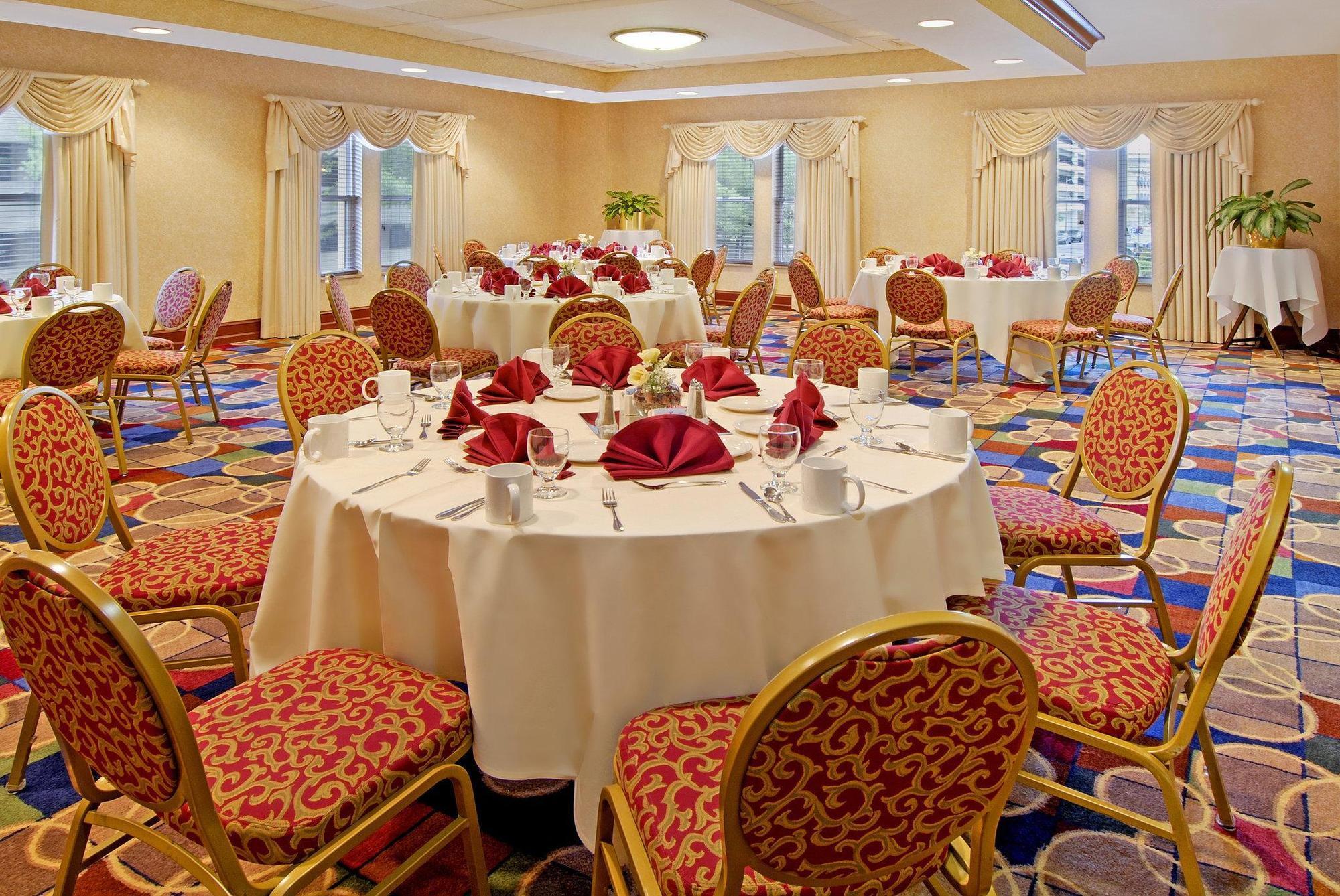 Courtyard By Marriott Norfolk Downtown Hotel Bagian luar foto