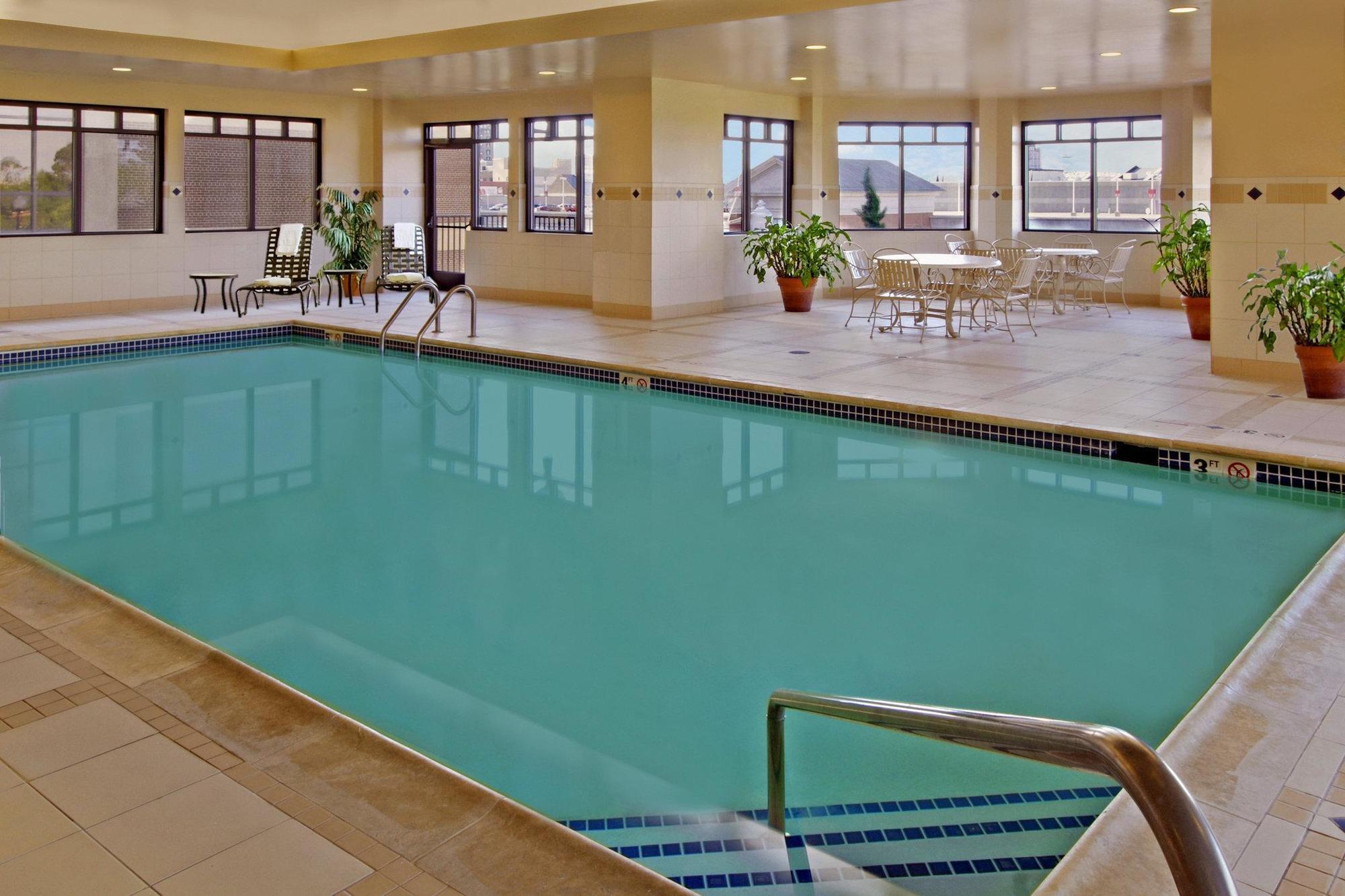 Courtyard By Marriott Norfolk Downtown Hotel Bagian luar foto