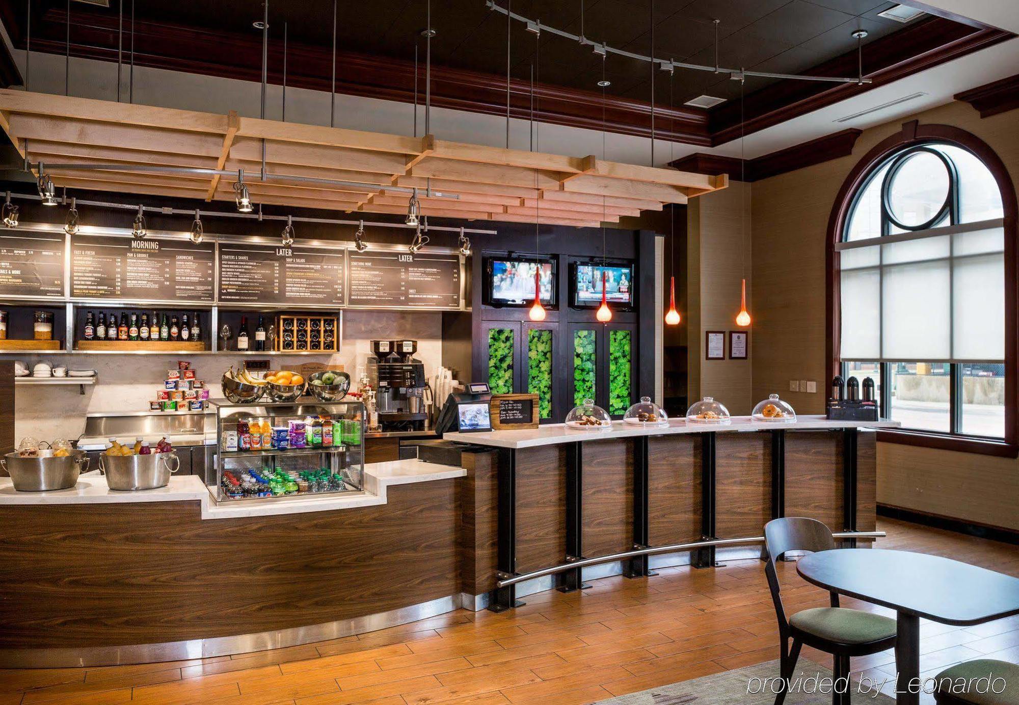 Courtyard By Marriott Norfolk Downtown Hotel Bagian luar foto