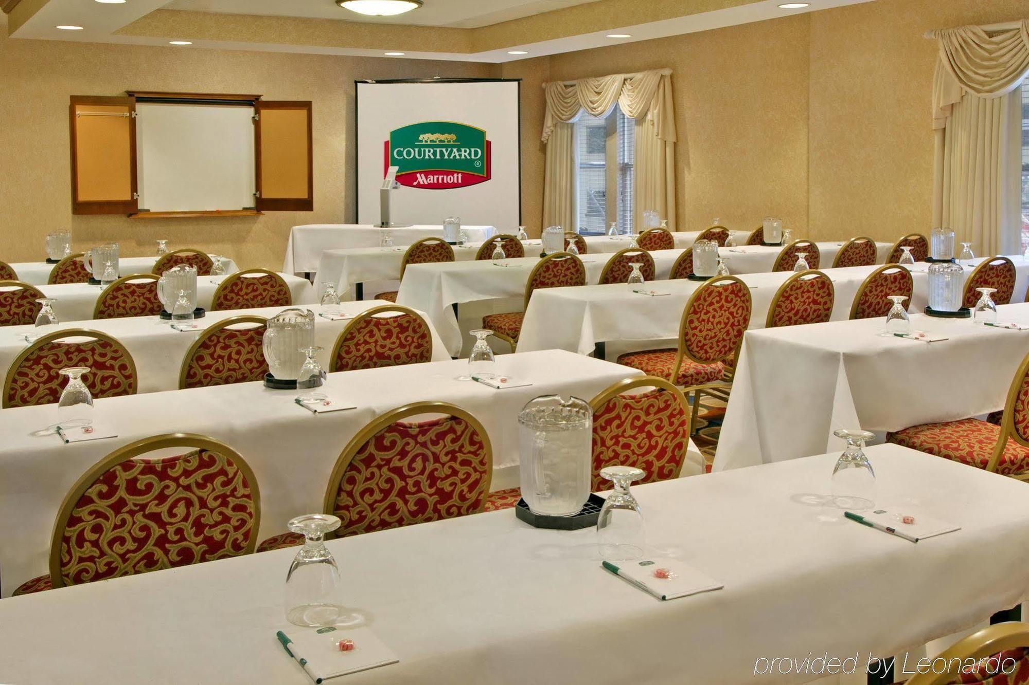 Courtyard By Marriott Norfolk Downtown Hotel Bagian luar foto