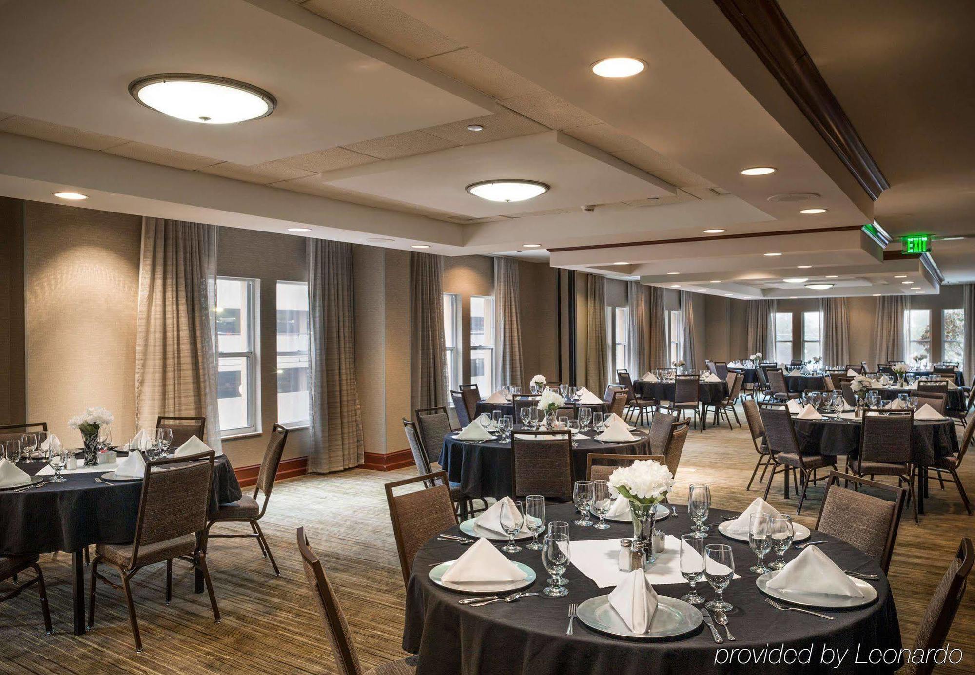 Courtyard By Marriott Norfolk Downtown Hotel Bagian luar foto