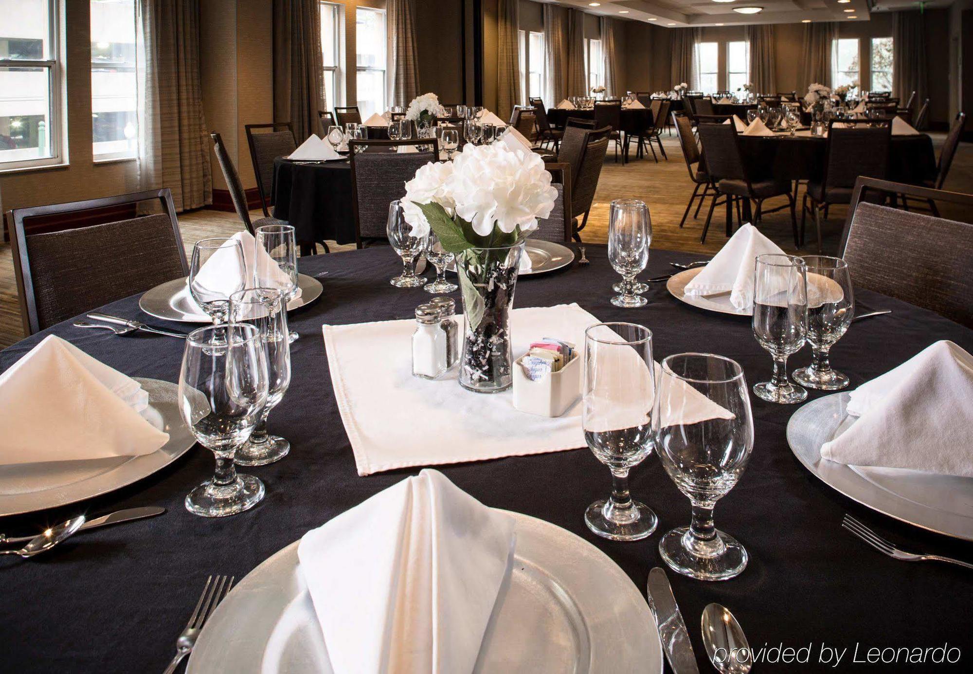 Courtyard By Marriott Norfolk Downtown Hotel Bagian luar foto