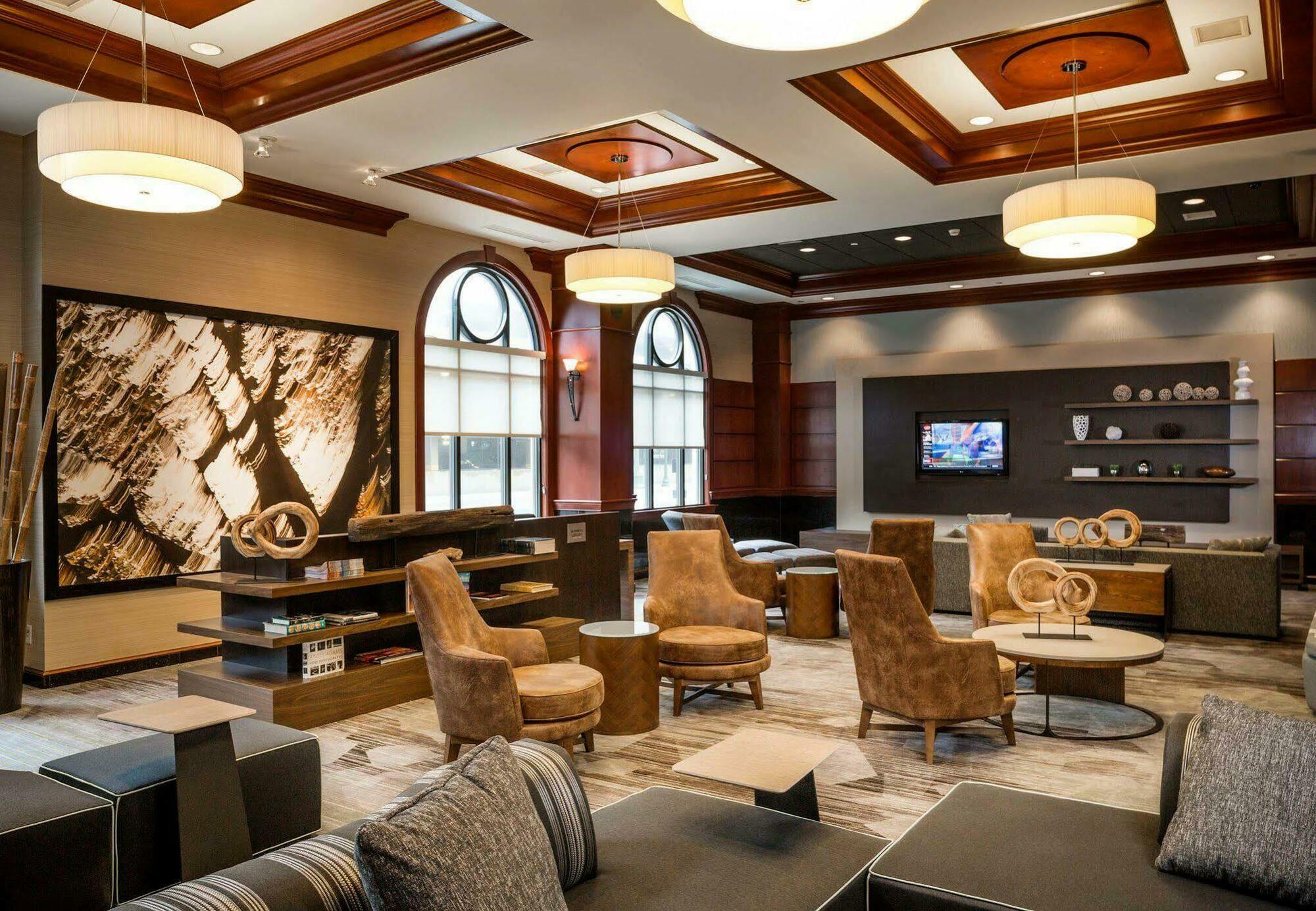 Courtyard By Marriott Norfolk Downtown Hotel Bagian luar foto